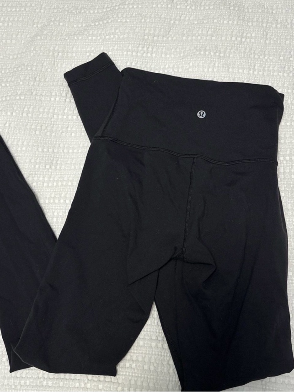 Lululemon women’s Black High-Rise Leggings size 4